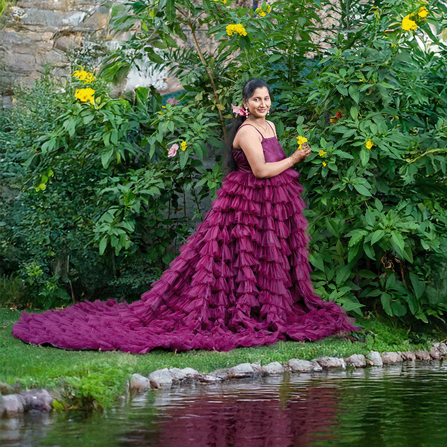 Wine pink Frills Maternity Gown view 2